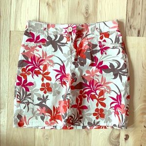 Croft and Barrow above the knee floral SKORT